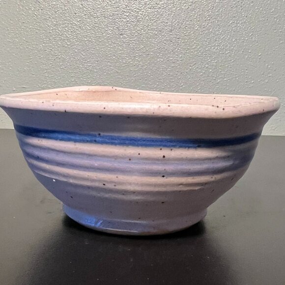 Vintage DAKOTA STONEWARE Handcrafted Heart Shaped Speckled Pottery Bowl 1989 - Picture 3 of 11